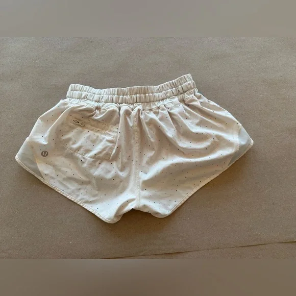 Lululemon Hotty Hot Shorts — Inseam 2.5” — Size 4 - Picture 2 of 8